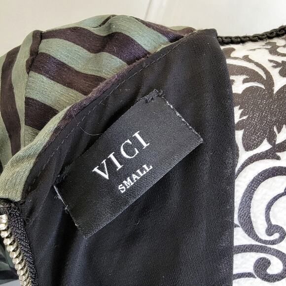 Vici Striped Short Sleeve Mini Shift Dress - Picture 3 of 3